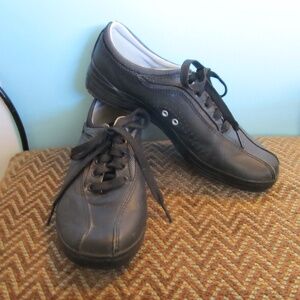 Classic lace-up black KEDS casual walking shoes